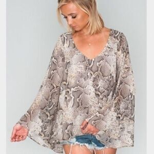 Show Me Your Mumu Lizzie‎ Snake Print Bell Sleeve Top Gray Size Small